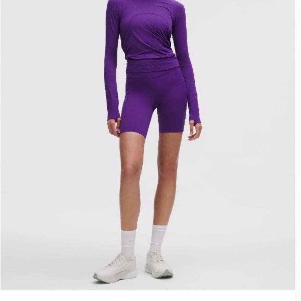 Lululemon Athletica Fast and Free 8” High Rise Short Size 6 College Purple